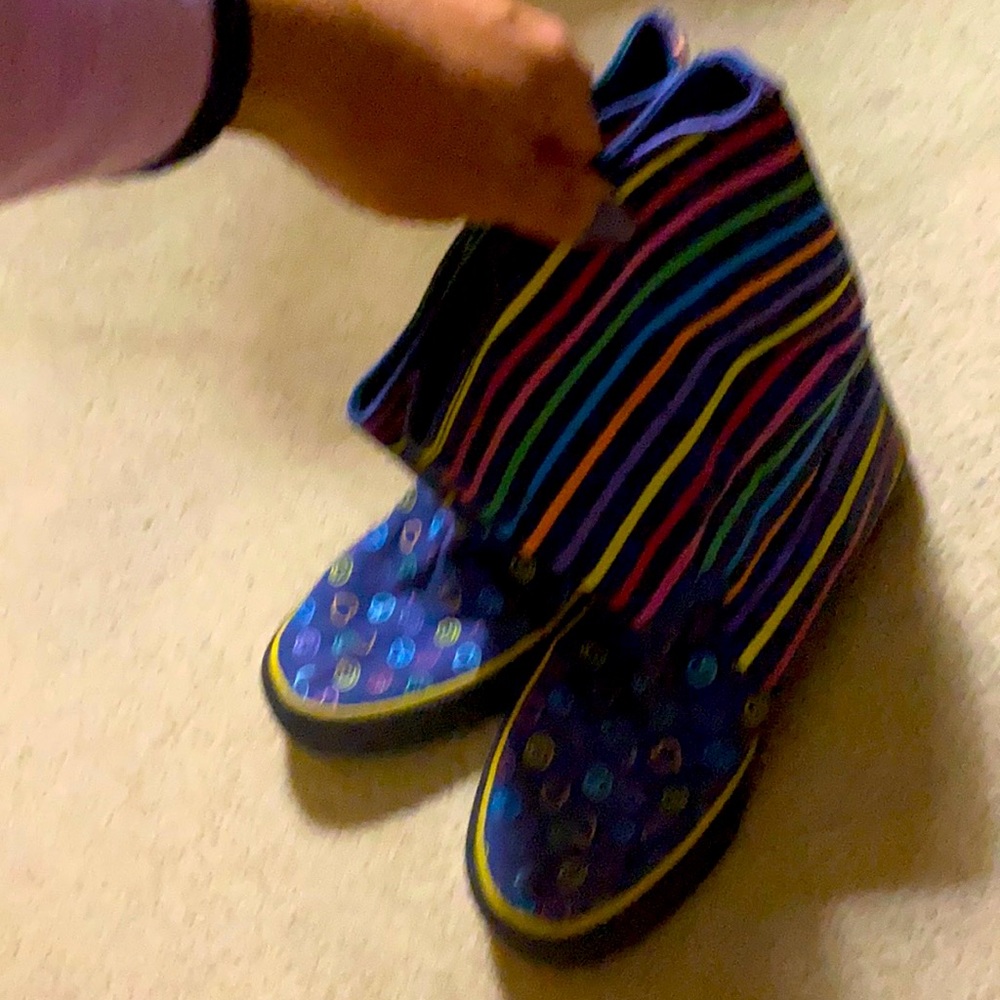 Little girls happy boots !